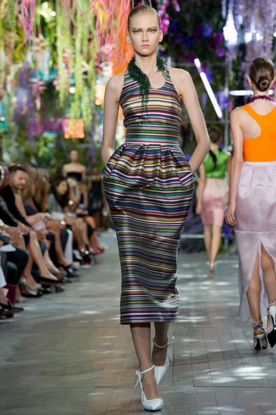 Look 33